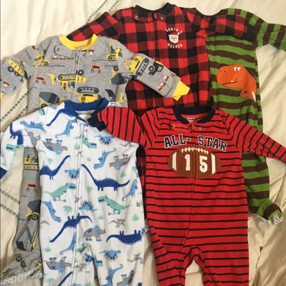 Bundle 5 Carters fleece sleep and plays